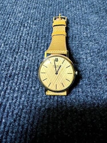Montre analogique pour homme