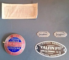 badge émaillé et plaque THE