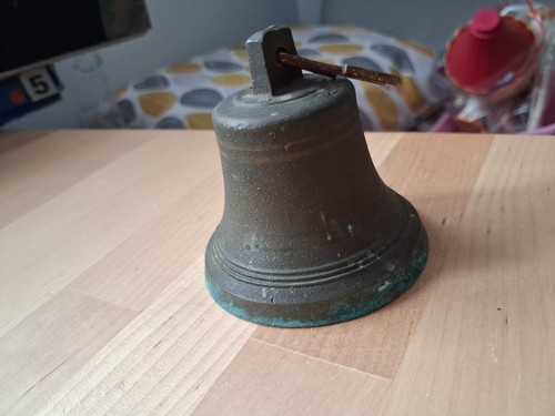 Cloche porte bronze - de, en