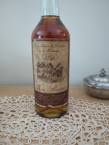 Rhum trois rivières 1974 - ,