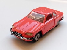 Nore Panhard 24 CT 1/43. Rouge Orangé.  N°72. Plastique. État Correct.  Déformat