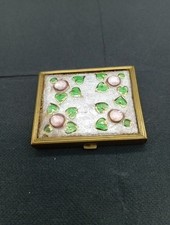 Petit Poudrier /Boîte A