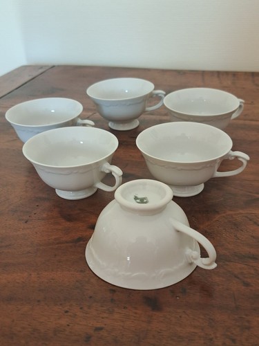Anciennes petites tasses à - 6,