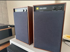 JBL 4312M2WX paire de petites enceintes de moniteur, paire de noyer Harman Japan