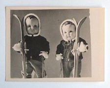 Deux poupées ski montagne