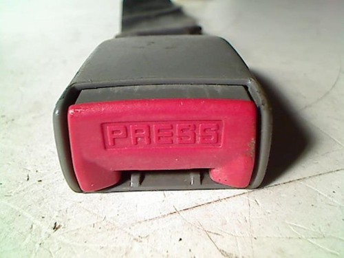 Attache ceinture arriere