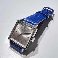 IWC Schaffhausen carré à remontage manuel pour femme W20 mm vintage analogique