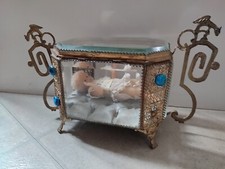 RARE COFFRET DE BAPTEME/MARIAGE-VERRE BISEAUTE-AVEC POUPON D'EPOQUE EN CIRE.XIXe
