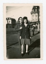 PHOTO snapshot, un militaire marin fusilier  scène de rue WW2