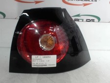 Feu arriere principal droit