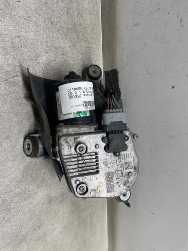 Moteur essuie glace avant