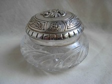 BOITE,BONBONNIERE EN CRISTAL TAILLE ET ARGENT,EPOQUE FIN 19ème OU DEBUT 20ème.