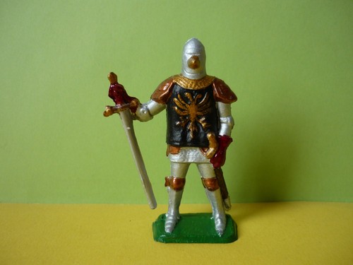 Figurine plastique peint - ,