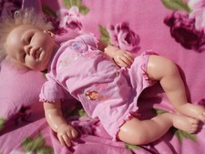 combishort  charlotte au fraise bébé 3 mois ou  reborn 55cm