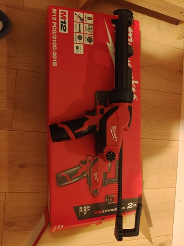Milwaukee pistolet - , à