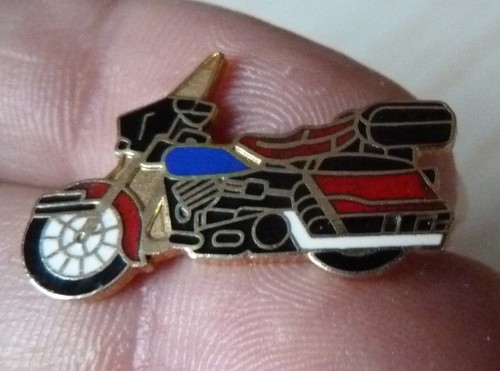 Beau petit pin moto goldwing - moto,