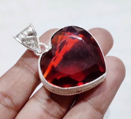 Pendentif pierre précieuse - pendentif, en