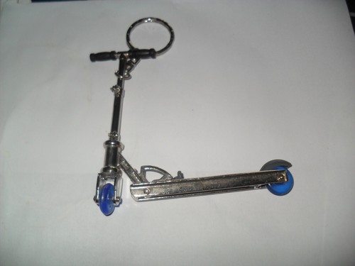 Porte cles trottinette - ,