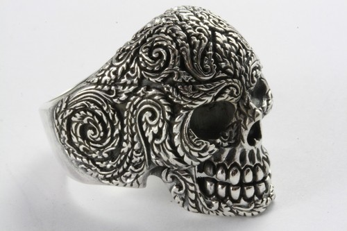 Classique bague avec crânes - classique,
