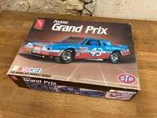 maquette 1/16 Pontiac Grand