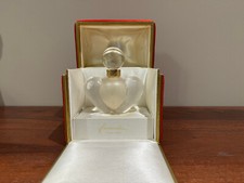 Lalique France : flacon de parfum Nina Ricci Farouche. Perfume Bottle.