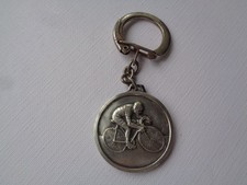 ANCIEN PORTE CLE METAL CYCLISTE COUREUR VELO TOUR DE FRANCE  SV 1968