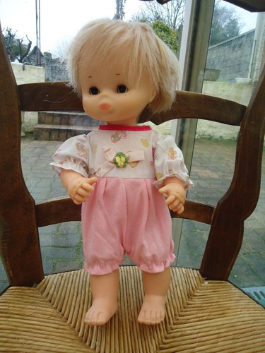 Adorable poupee famosa - , de