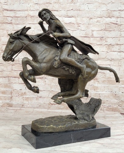 Sculpture statue vintage - sculpture,