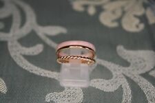 Victoria, bague Mae, T57, 3 anneaux plaqué or rose et résine rose neuve