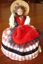 ANCIENNE POUPÉE FOLKLORIQUE