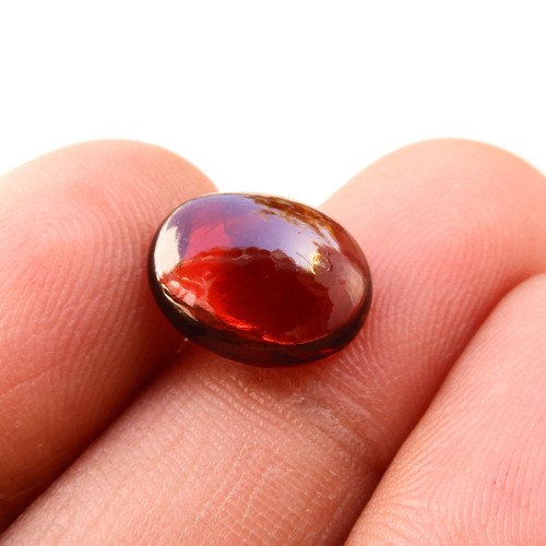 Cabochon grenat rouge naturel