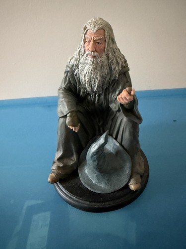 Gandalf statue weta scale - gandalf,