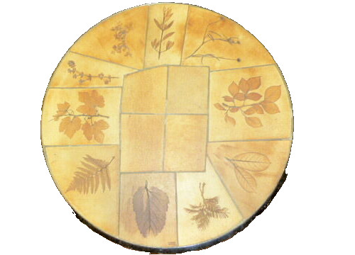 Table basse ronde signée