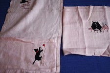 Porte ou range serviette en lin rose + sa serviette décor de chat N°14