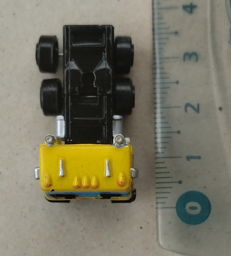 Camion jaune noir micro - jaune,