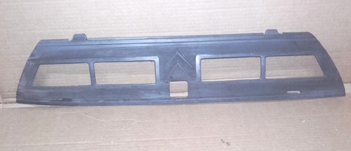 Cache calandre pour - ,