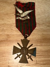 MEDAILLE FRANCAISE CROIX DE GUERRE 1914-1918  AVEC 1 CITATION et BROCHE LA SOMME