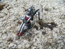 13596 BC PORTE CLE FIGURINE