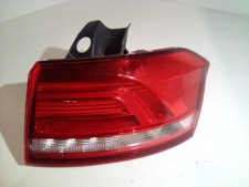 Feu arriere principal droit