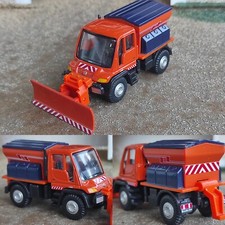 Mercedes Unimog Déneigement