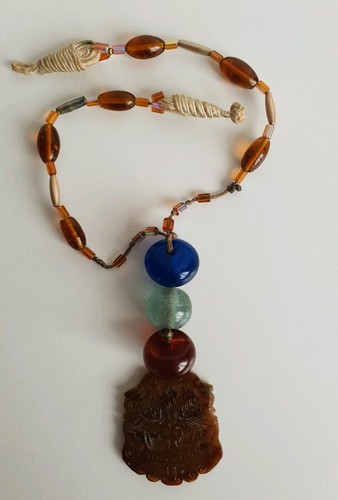 Beau pendentif ancien - , sculpté