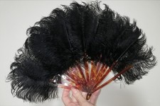 Éventail en plume d'autruche
