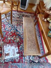 Superbe banquette de piano cannée en noyer de style LXV