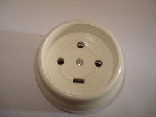 ancien socle de  prise 3P+T