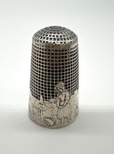 Ancien dé à coudre en argent ciselé – Scène champêtre – 2,5 cm – 5 g