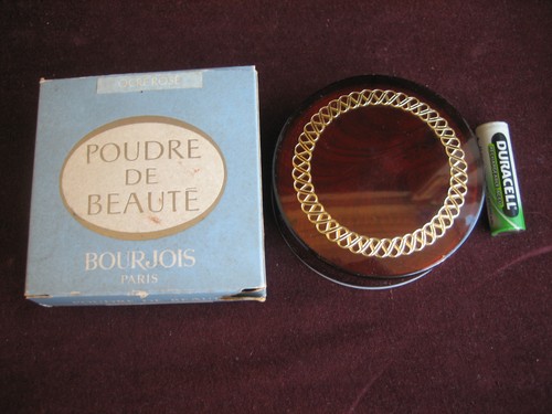 Ancienne boîte poudre de - à,