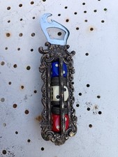 Ancien décapsuleur, jeu de dés, objet de bar, bistrot 