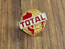 d  PINS PIN CAR PETROLIER