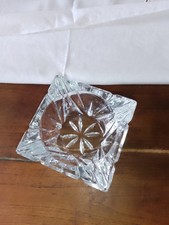Cendrier Carré En Cristal Taillé 701 Grammes