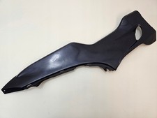 Cache patin inférieur droit